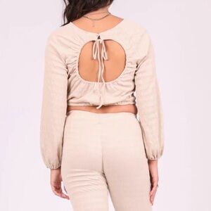 Rewash Open Back Tie Top NWT Size Large Boho Neutral Long Sleeve Crop Blouse